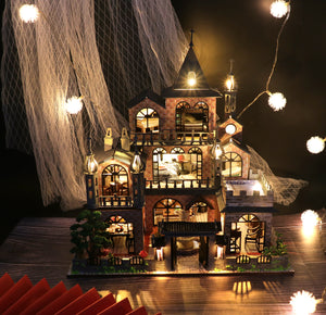 Dreams Come True Mini Casita Armable con Caja Exhibidor