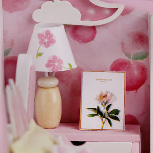 First Love Mini Casita Armable con Caja Exhibidor