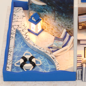 The Sound of the Sea Casita Miniatura Armable con Exhibidor