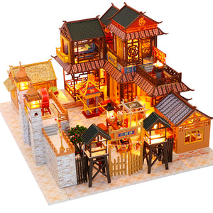 Life Long Love Mini Casita Armable con Caja Exhibidor