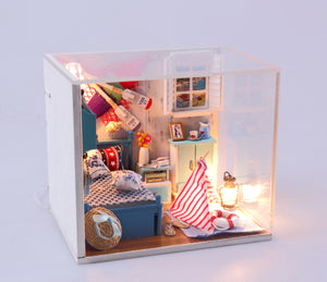 Brandon's Room Casita Miniatura Armable