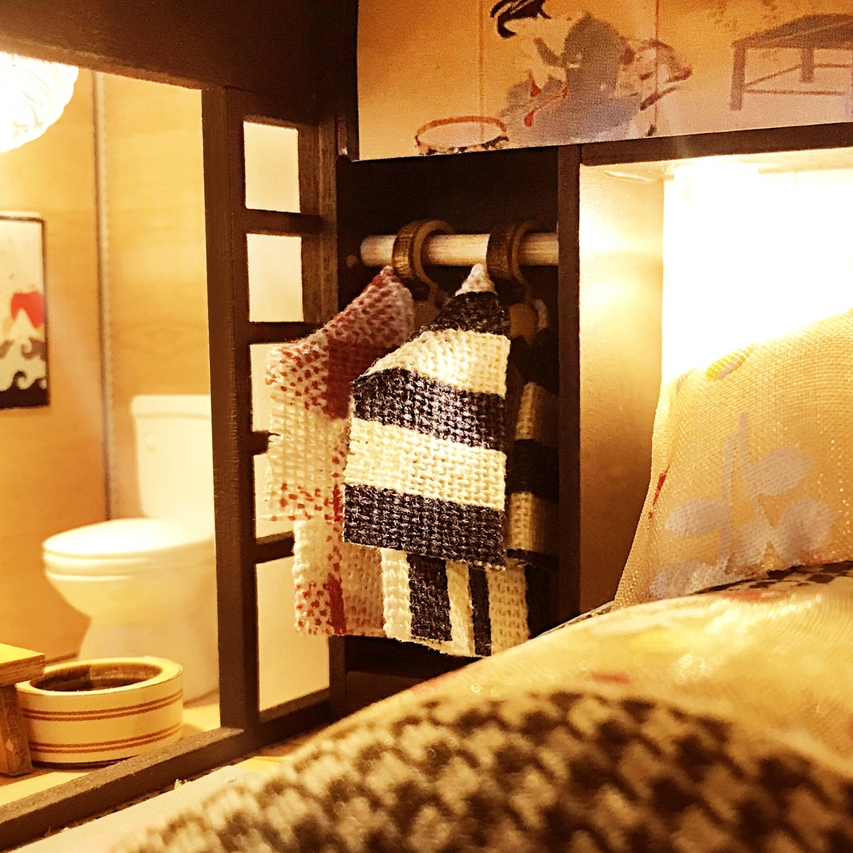 The Ancient Capital under moonlight Mini Casita Armable con Caja Exhibidor