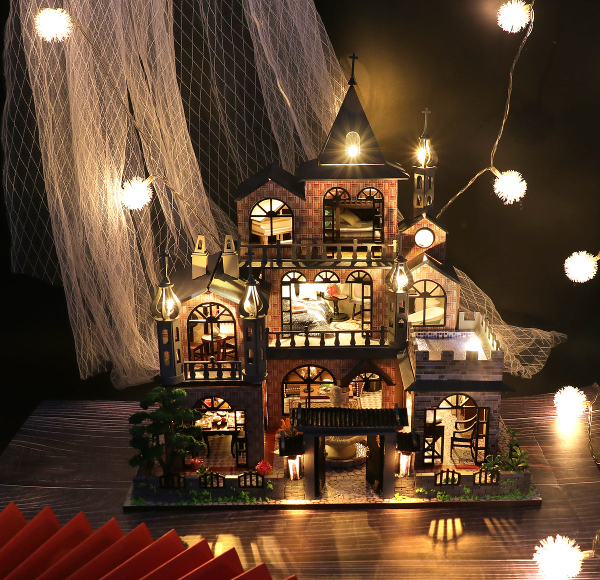 Dreams Come True Mini Casita Armable con Caja Exhibidor