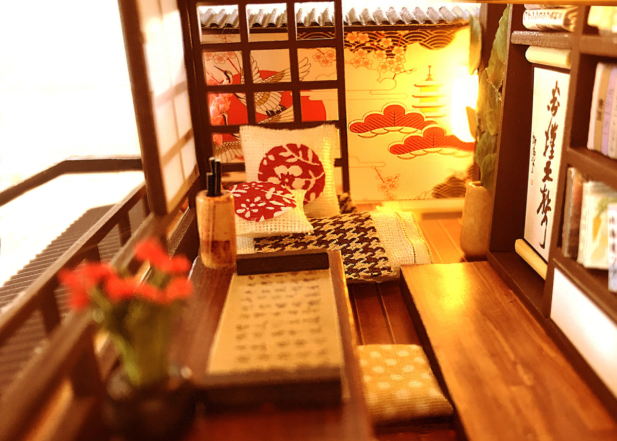 The Ancient Capital under moonlight Mini Casita Armable con Caja Exhibidor