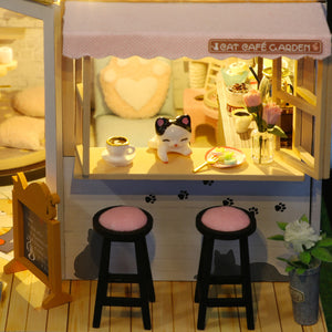 Cat Cafe Garden Miniatura Armable con Exhibidor