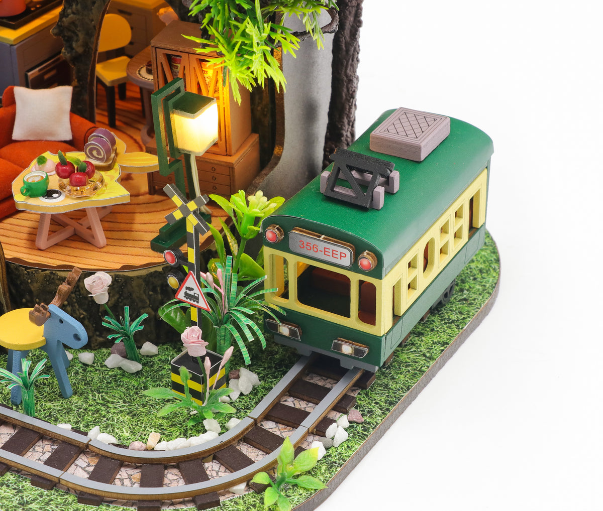 Secret Forest Miniatura Armable con Exhibidor