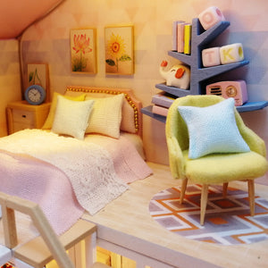 Sweet Time Mini Casita Armable con Caja Exhibidor