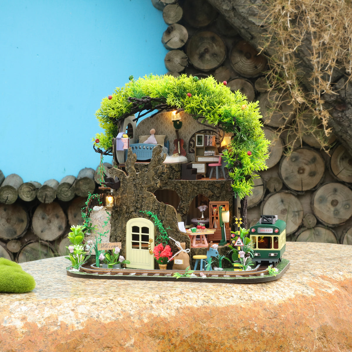 Secret Forest Miniatura Armable con Exhibidor