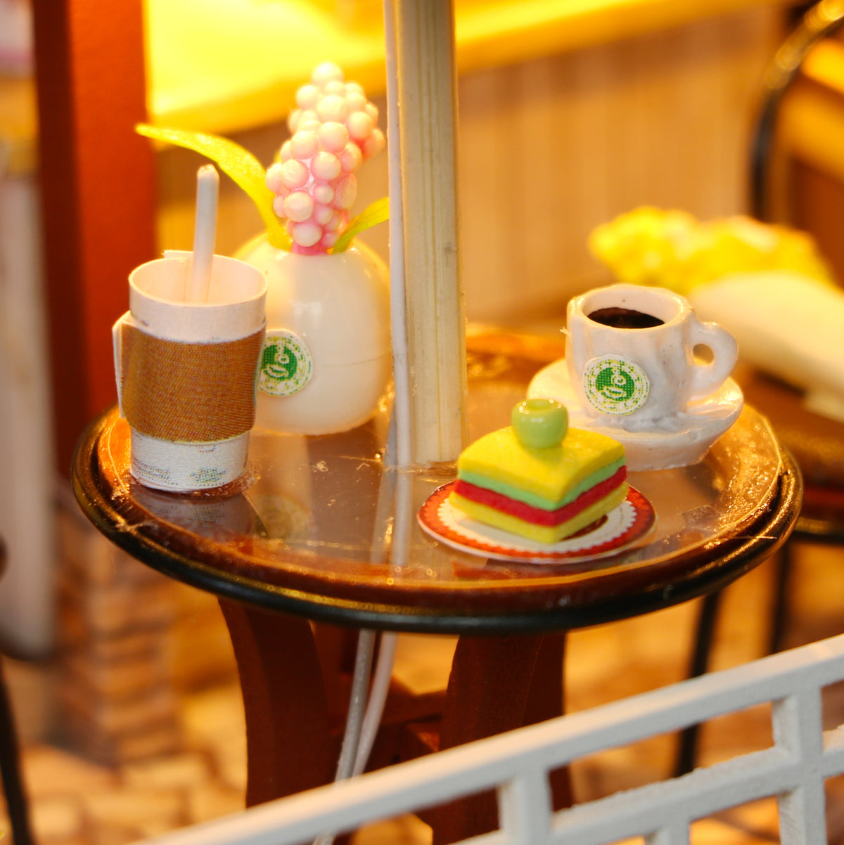 Coffee Time Mini Casita Armable con Caja Exhibidor