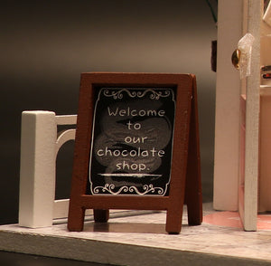 Cocoa's Fantastic Ideas Time Mini Casita Armable con Caja Exhibidor