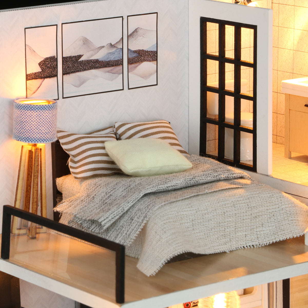 Give You Happiness Mini Casita Armable con Caja Exhibidor