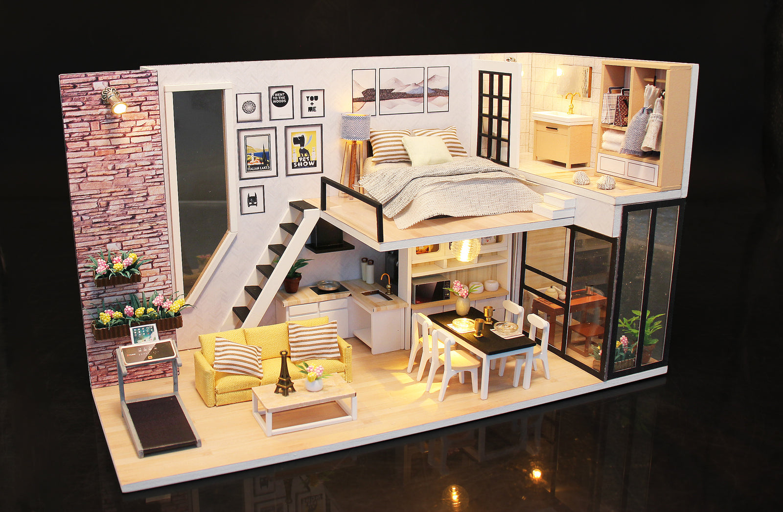 Give You Happiness Mini Casita Armable con Caja Exhibidor